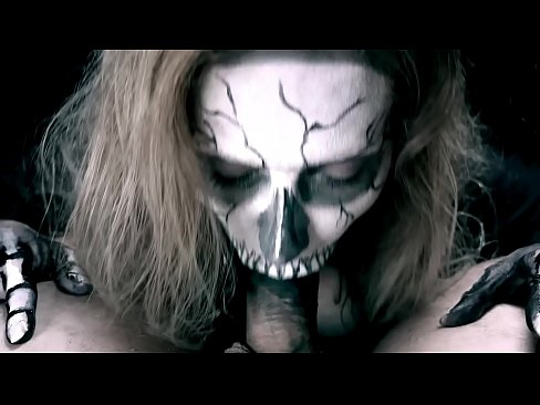 ❤️ Demoniška mergina čiulpia varpą savo juoda burna ir ryja spermą. Dulkinimo video prie lt.assistirhentai.ru ️❤