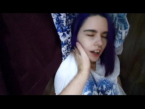 ❤️ Radau savo sesutę spintoje ir padėjau jai pasidaryti Dulkinimo video prie lt.assistirhentai.ru ️❤